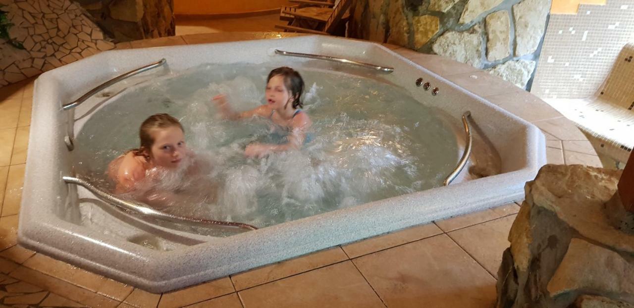 Hotel Velveta Szpindlerowy Młyn Zewnętrze zdjęcie