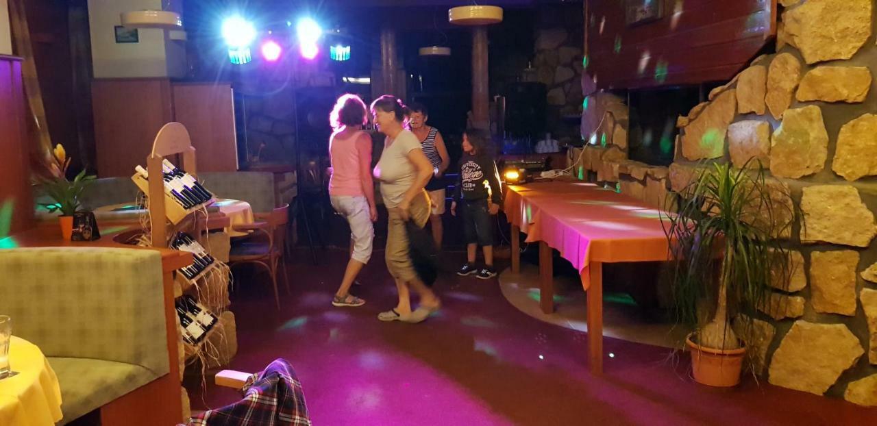 Hotel Velveta Szpindlerowy Młyn Zewnętrze zdjęcie