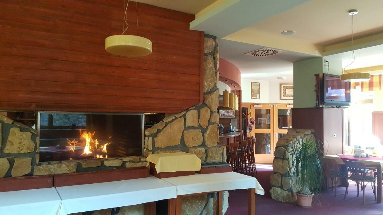 Hotel Velveta Szpindlerowy Młyn Zewnętrze zdjęcie